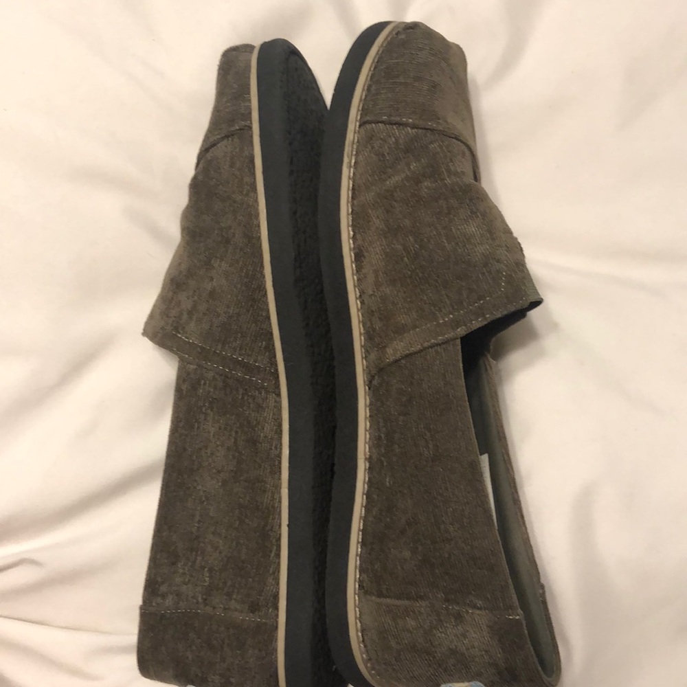 Toms